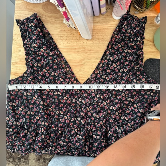 American Eagle Outfitters Floral Ruffled Tank Top - Picture 9 of 11